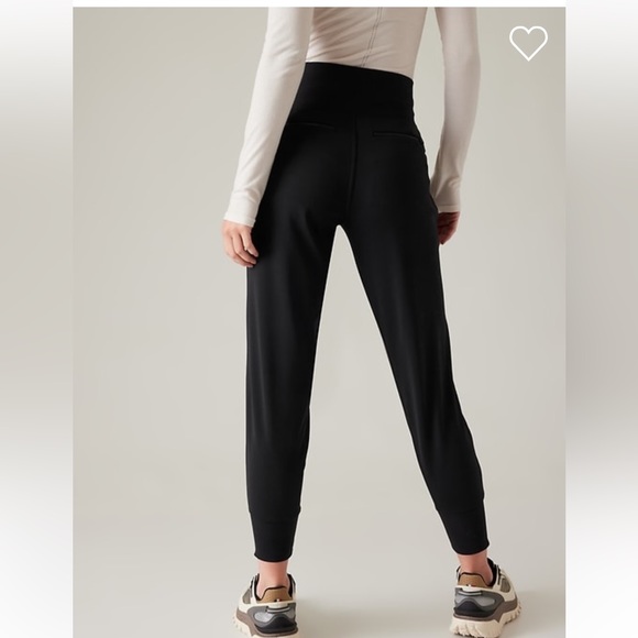 Athleta Venice HIGH RISE Jogger // Black #597888 - Picture 4 of 16